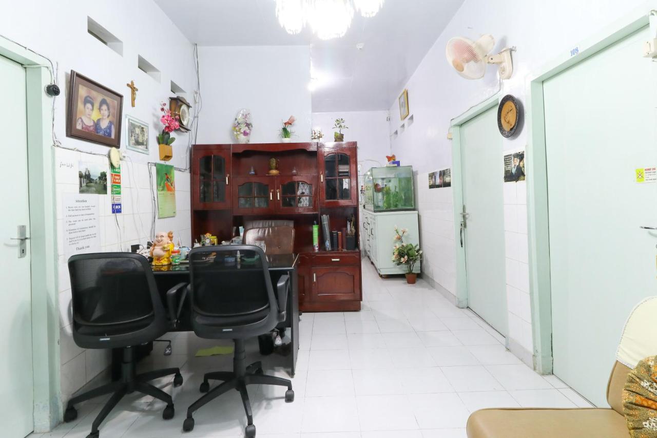 Jenggrik Emy'S Guesthouse מראה חיצוני תמונה