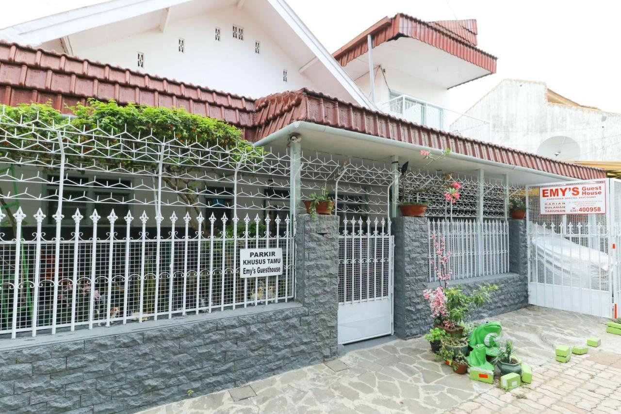 Jenggrik Emy'S Guesthouse מראה חיצוני תמונה