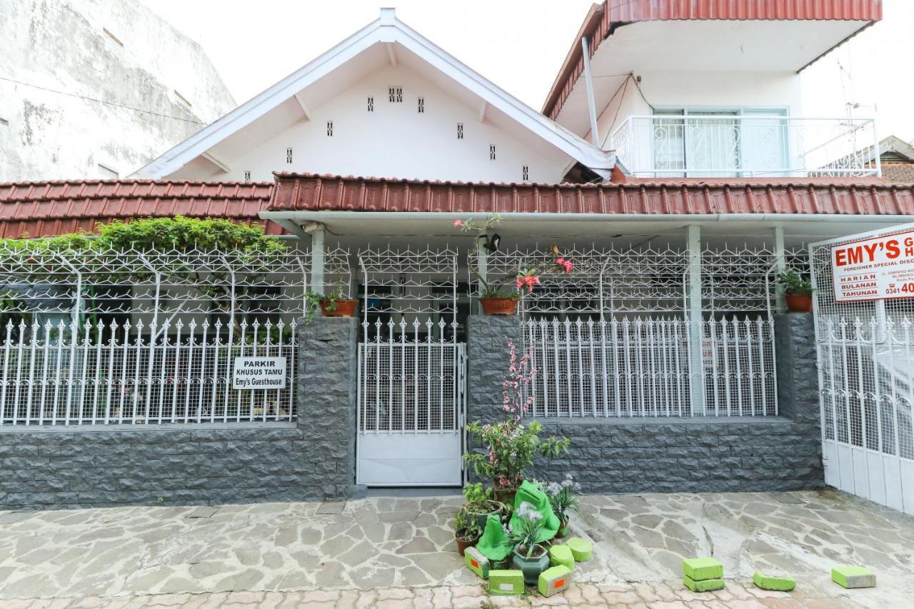 Jenggrik Emy'S Guesthouse מראה חיצוני תמונה